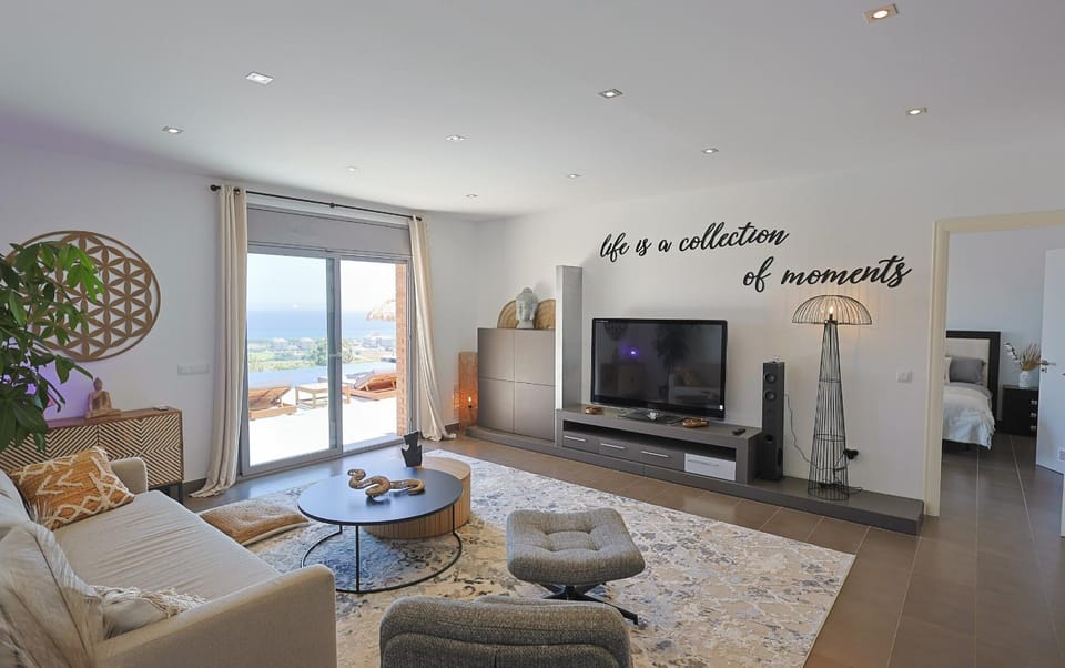 Communal lounge/ TV room, Communal lounge/ TV room, TV and multimedia, Living room, Seating area