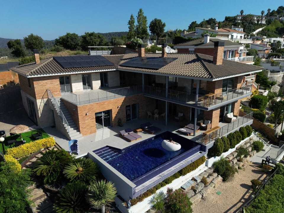 Day, Neighbourhood, Bird's eye view, Swimming pool