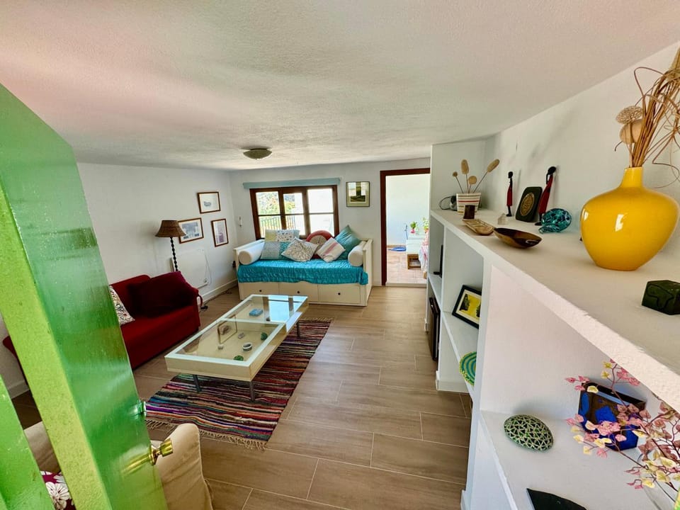 Living room, Lounge or bar