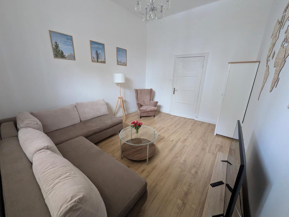 Living room, Photo of the whole room, Seating area