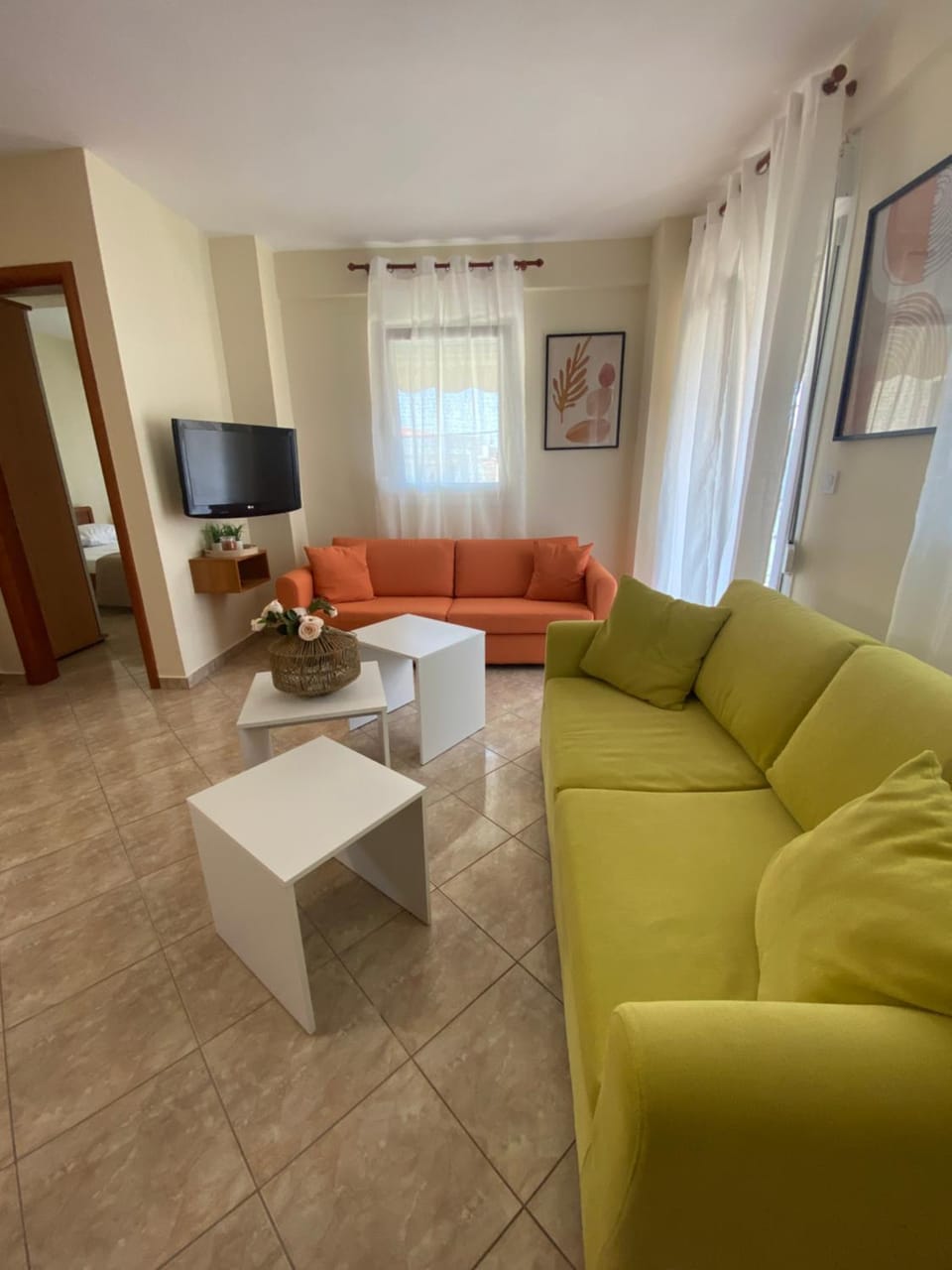 TV and multimedia, Seating area