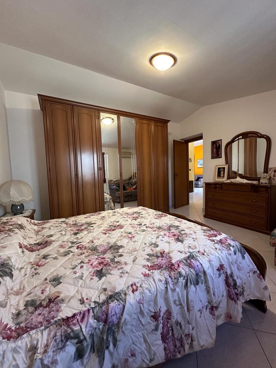 Bed, Photo of the whole room, Bedroom, wardrobe