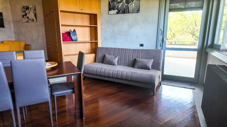 Spazioso Apt con Balcone vista Lago Como 7 Ospiti Apartment in Como