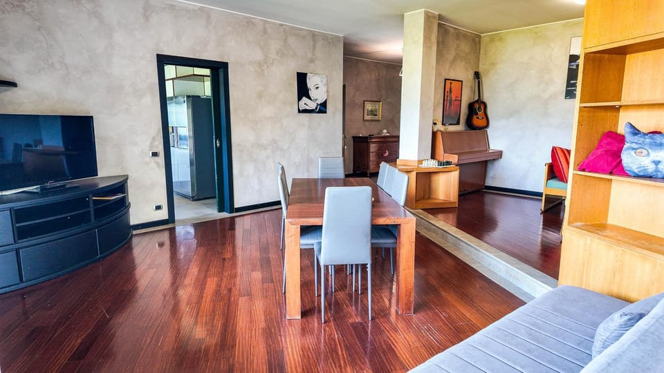 Spazioso Apt con Balcone vista Lago Como 7 Ospiti Apartment in Como
