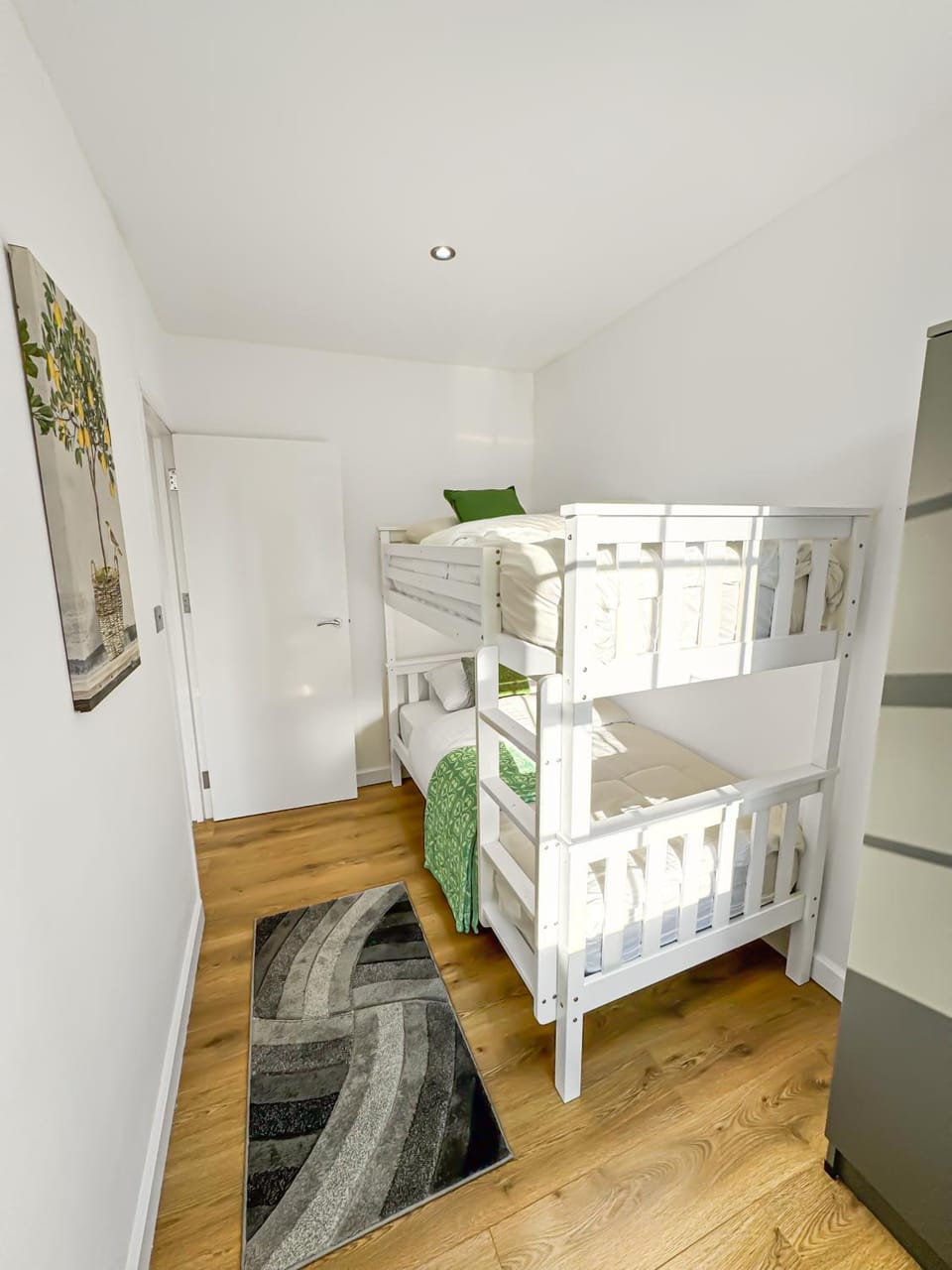 Luxury Flat for 6 - 5 Min Walk from Camden Market HW4 Apartment in London Borough of Islington