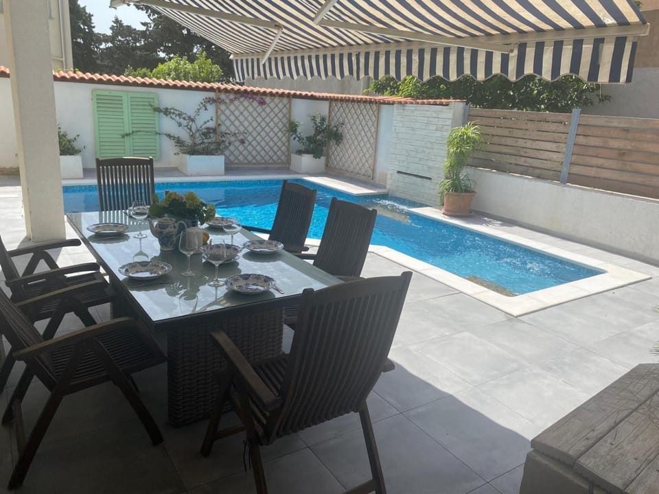 Private pool,3 bedrooms and 3 bathrooms Apartment in Biograd na Moru