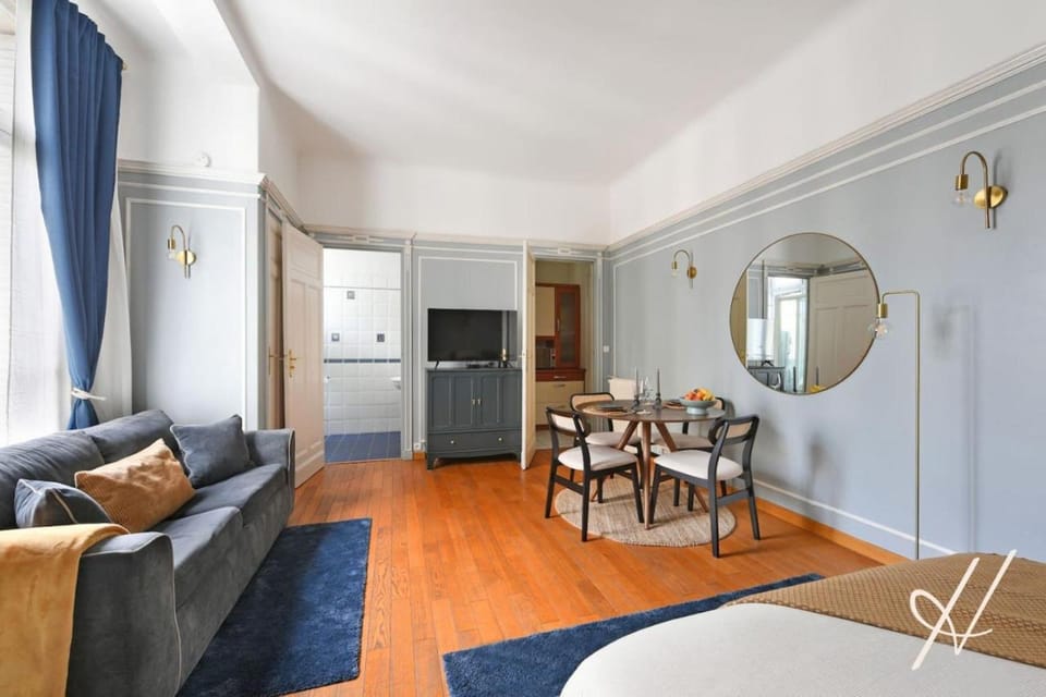 Top Location 4P Studio - Champs-Elysées Best Stay Apartment in Paris