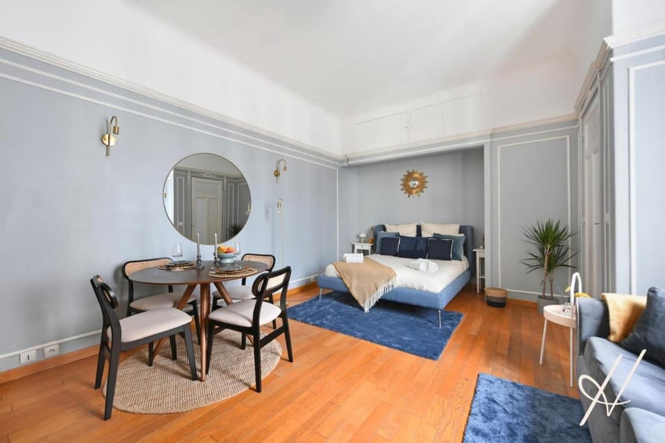 Top Location 4P Studio - Champs-Elysées Best Stay Apartment in Paris
