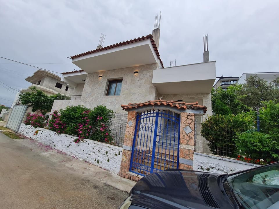 Vila Ledio Apartment in Ksamil