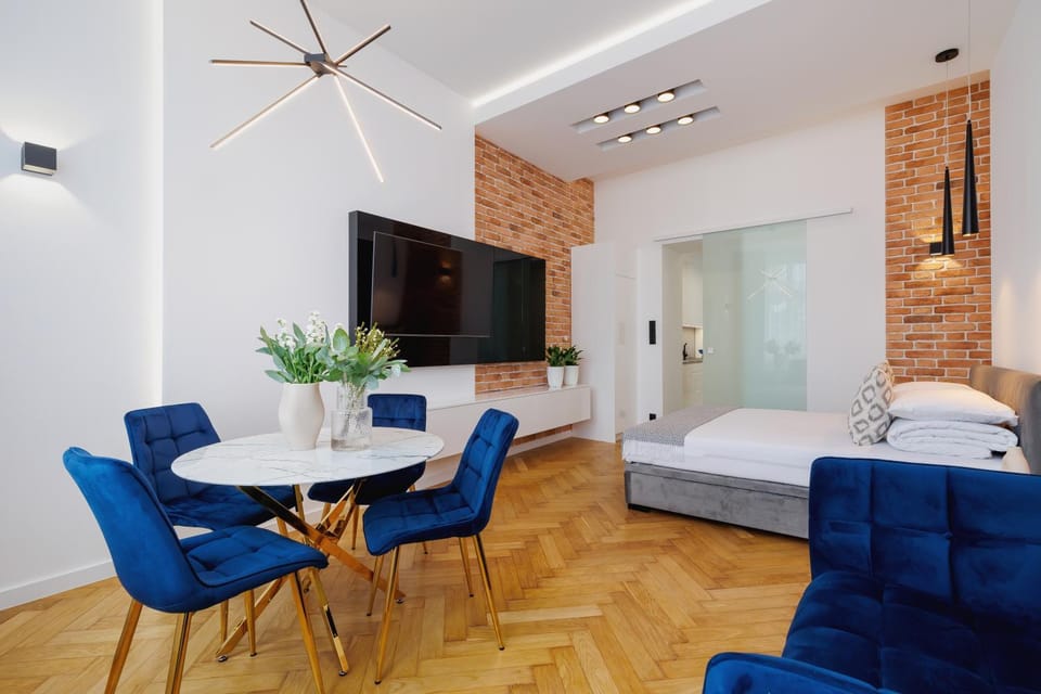 Bed, TV and multimedia, Photo of the whole room, Evening entertainment, Bedroom
