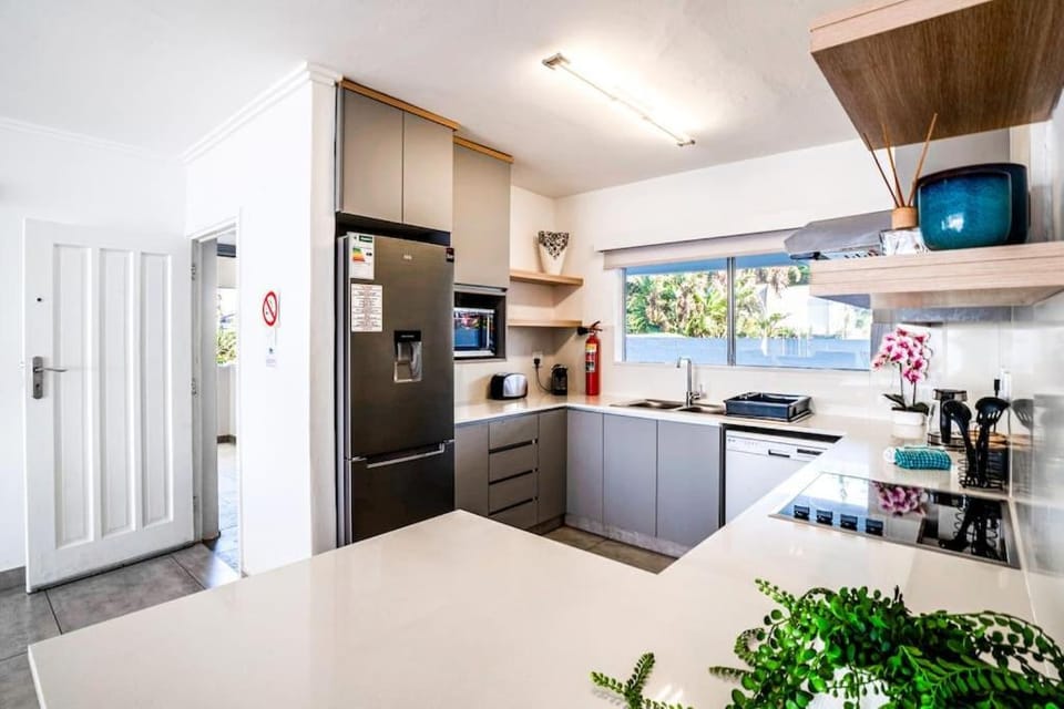 Tropical Beachfront Escape Apartment in Dolphin Coast