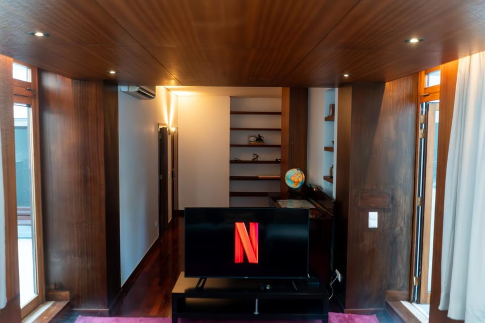 Communal lounge/ TV room, TV and multimedia, Evening entertainment, internet, wardrobe