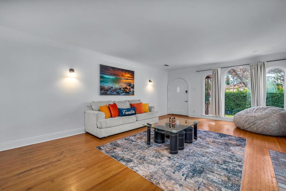 Living room, Seating area
