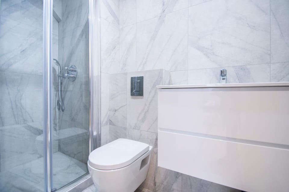 Shower, Toilet, Bathroom