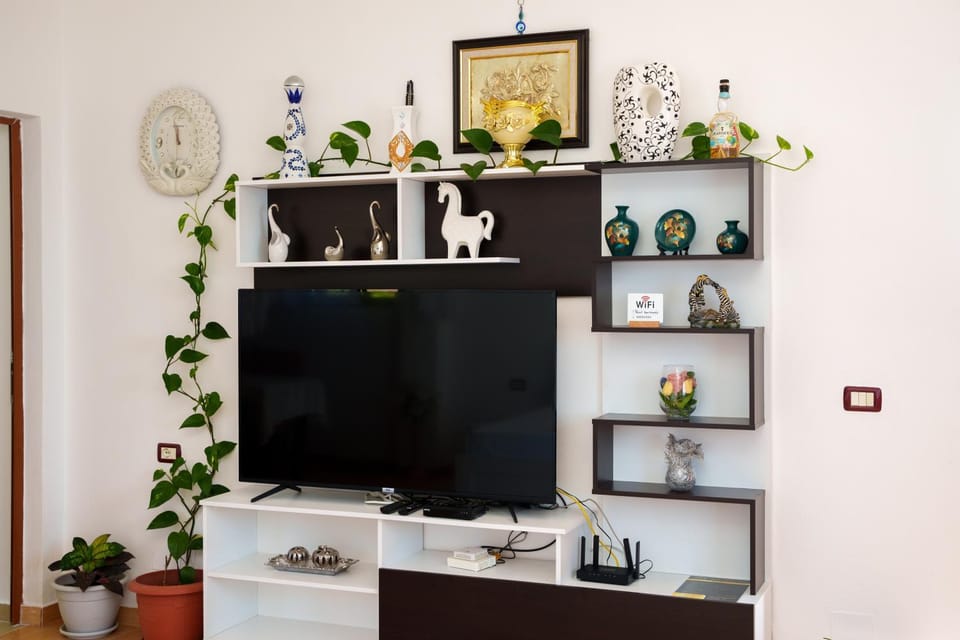 TV and multimedia, Kitchen or kitchenette