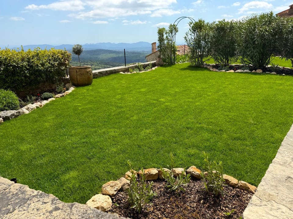 Le Logis - Maison authentique avec jardin et vue panoramique House in French Riviera