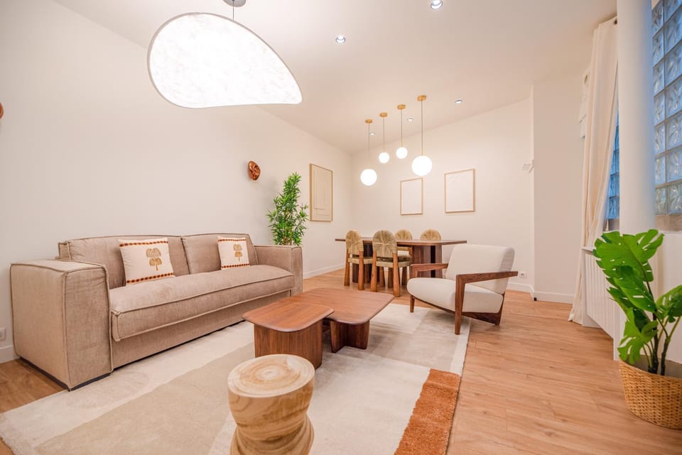 Living room, Dining area