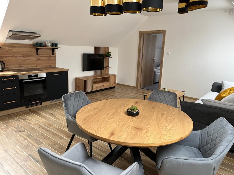 Communal lounge/ TV room, Kitchen or kitchenette