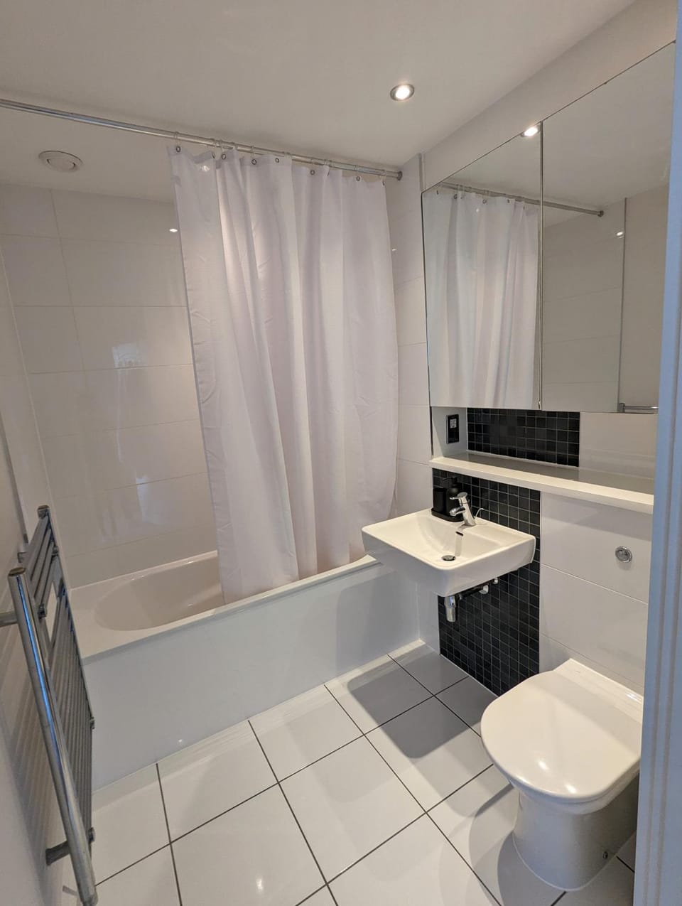 Shower, Toilet, Bathroom, Bath, towels