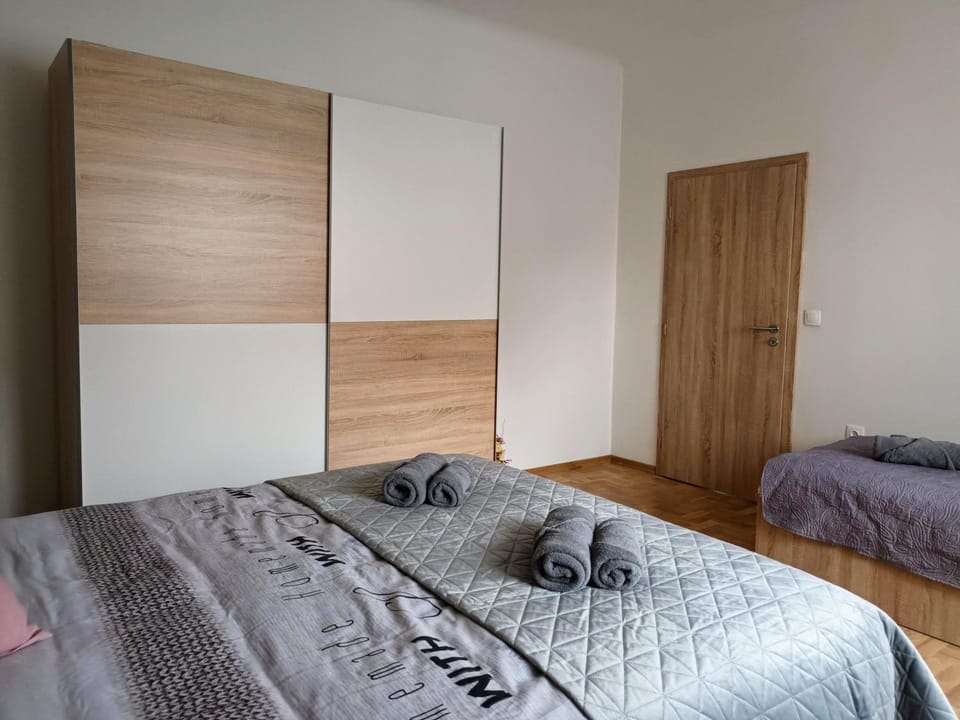 Bed, Bedroom, wardrobe