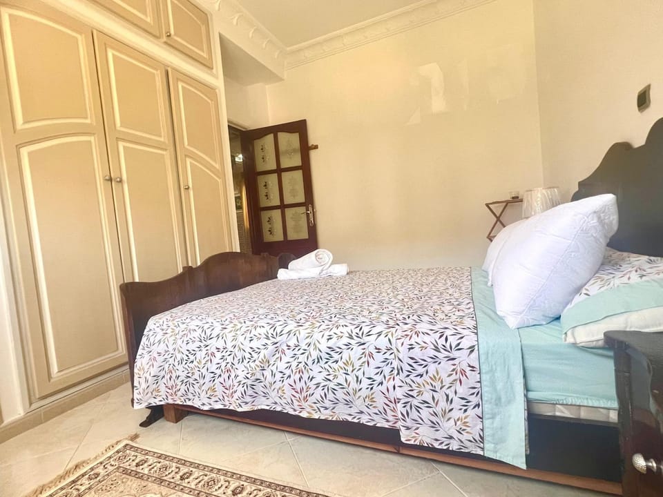 Bedroom, Garden view, towels