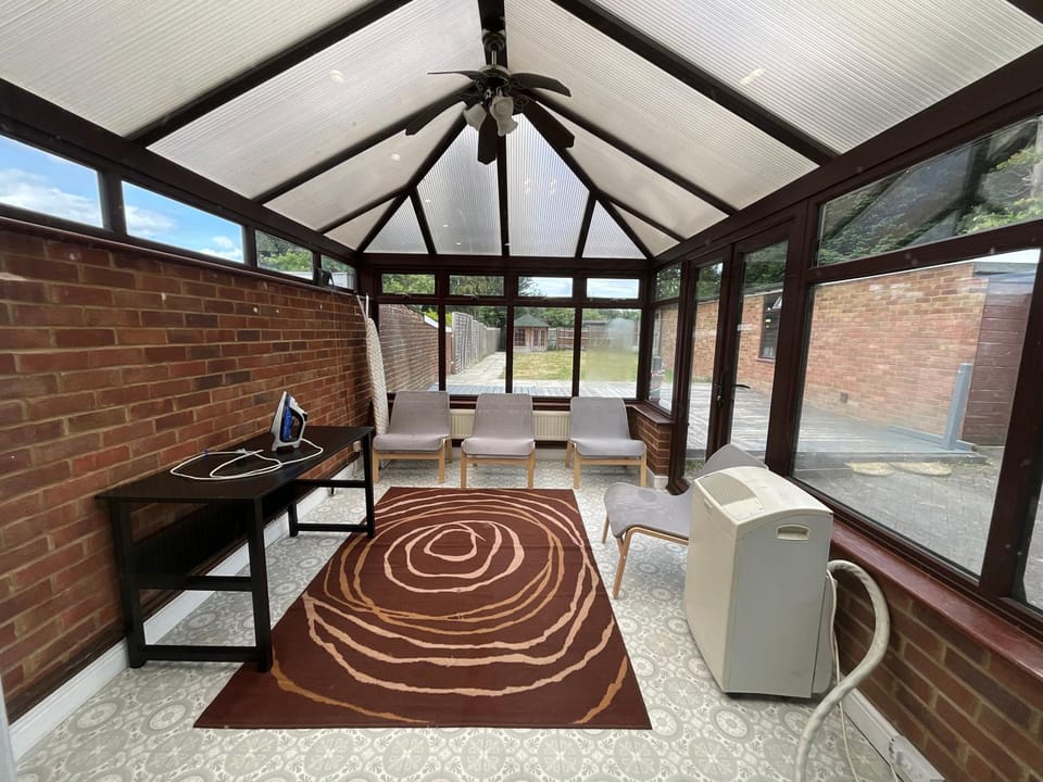 Instant Home House in Luton
