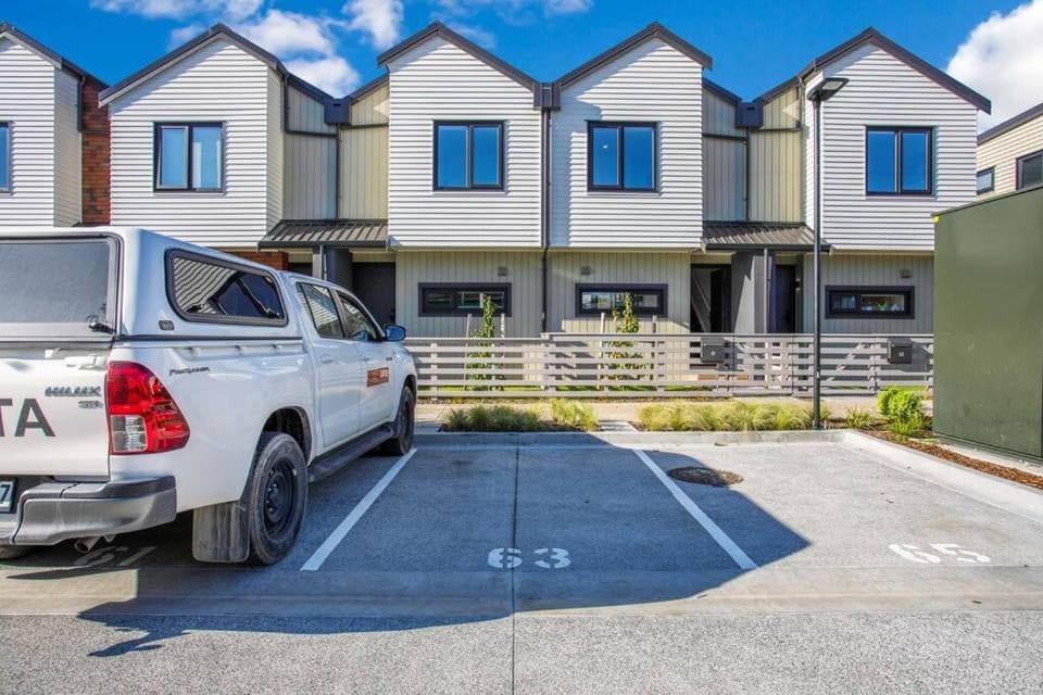 Property building, Parking