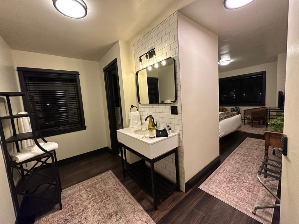 Bathroom, Photo of the whole room