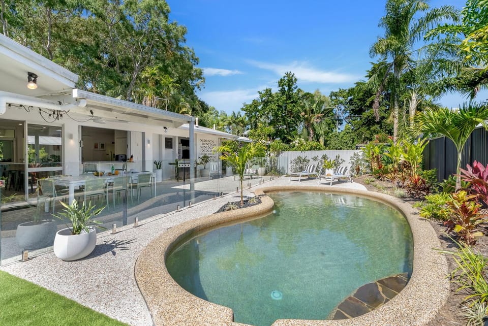 Swimming pool, Swimming pool