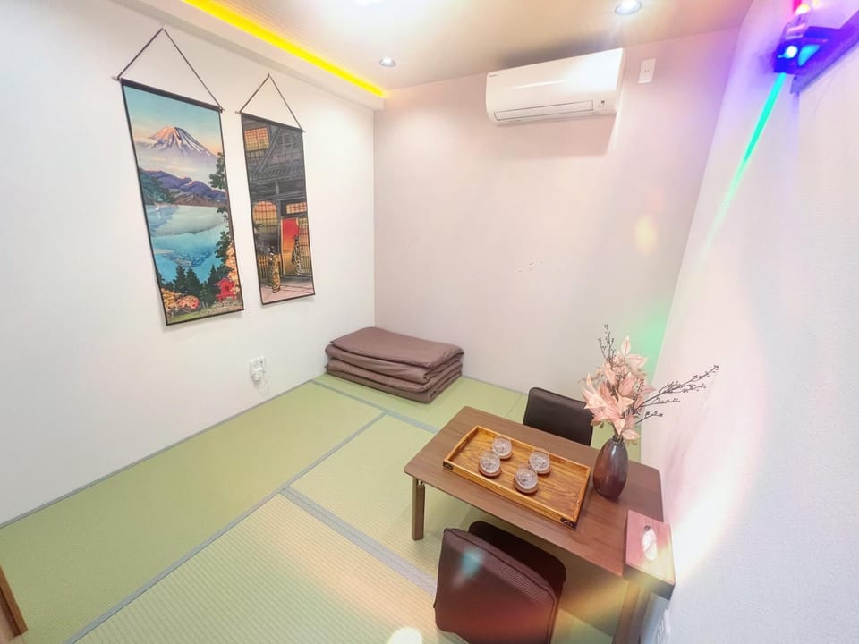 家庭房-中央区-心斋桥-道顿堀-黑门市场-大阪城公园-梅田-京都-神户-奈良-车站200m-独立卫浴-二室一厅一厨一卫一浴 Vacation rental in Osaka