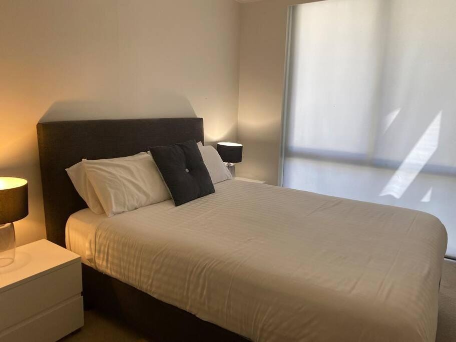 Ultra Convenient St Leonards Apartment HER09008 Apartment in Sydney