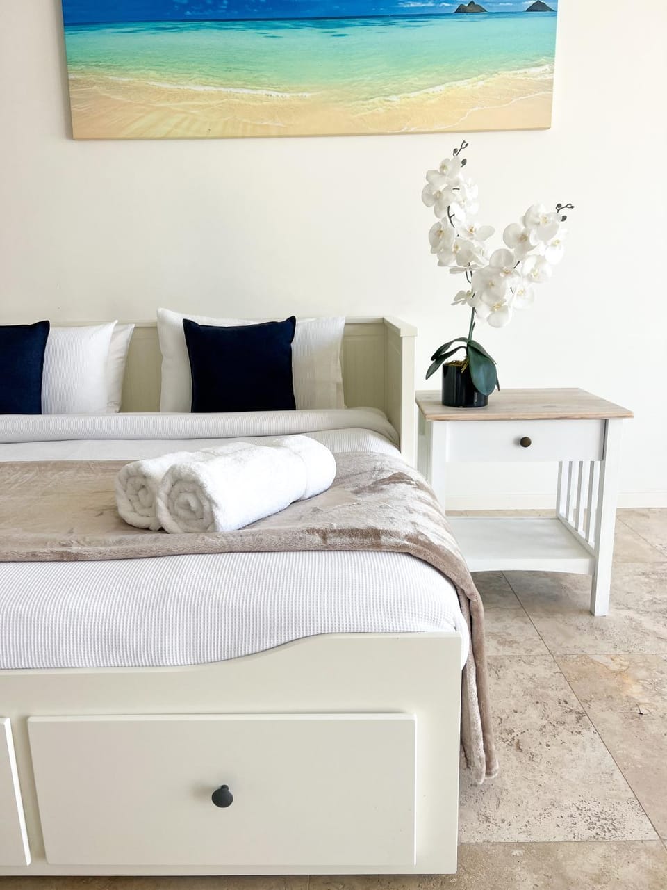 Beachside Luxury Penthouse with Breathtaking Views and Private Rooftop Terrace Apartment in The Entrance