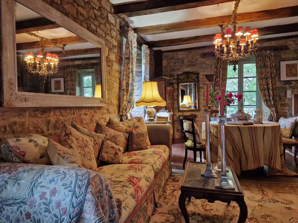 Communal lounge/ TV room, Living room