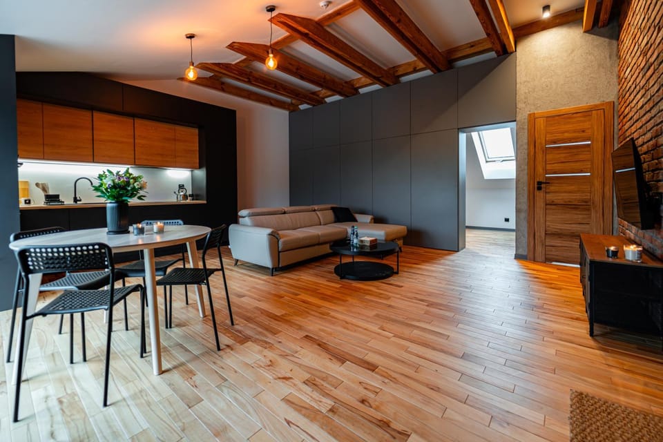 TV and multimedia, Kitchen or kitchenette, Living room, Seating area