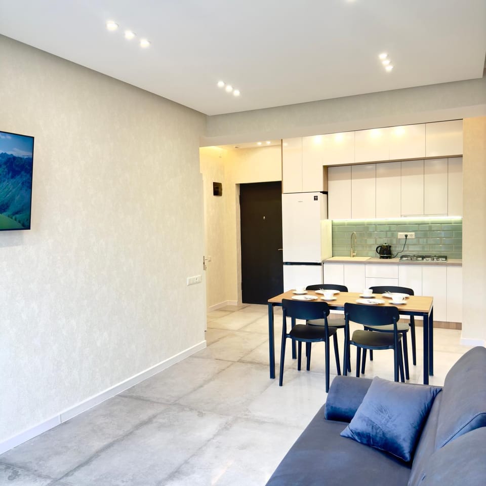 Kitchen or kitchenette, Living room, Dining area