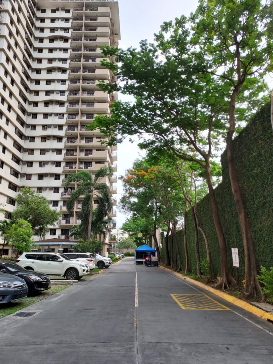 Cypress Towers Condo near Airport near Vista Mall near BGC in Taguig City Apartment hotel in Taguig