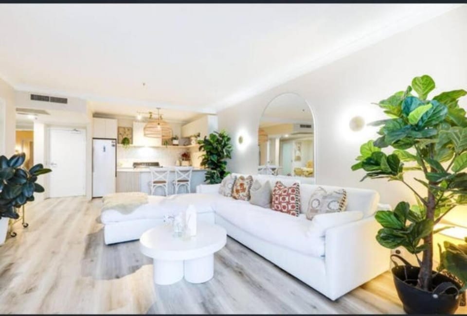 Kitchen or kitchenette, Living room, Seating area, Dining area, oven, air conditioner