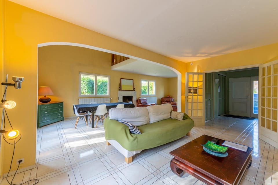 Property building, Living room