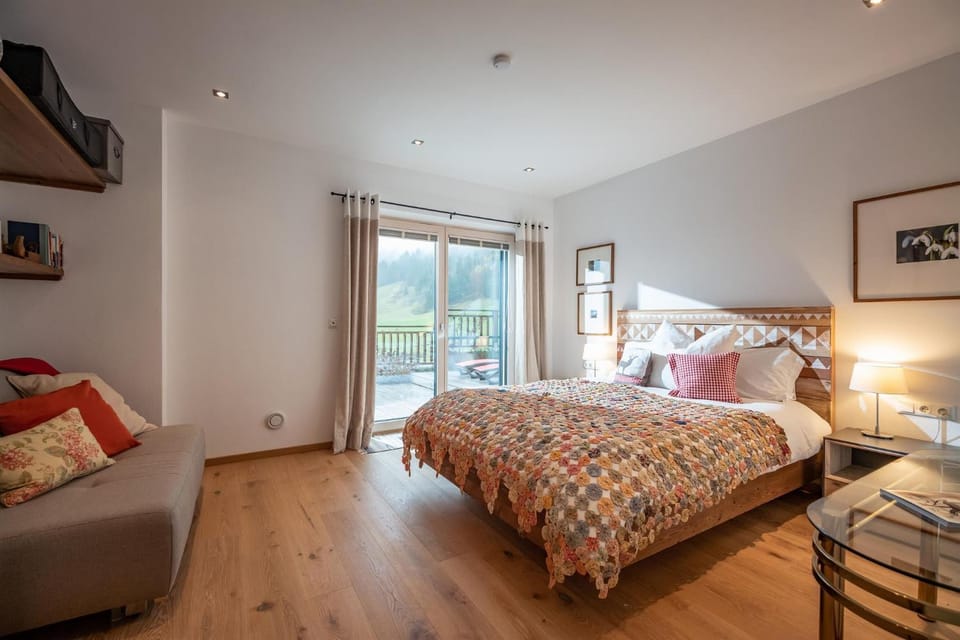 Bed, Seating area, Bedroom