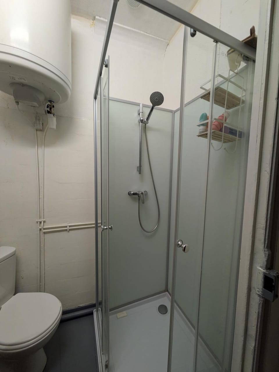 Shower, Toilet