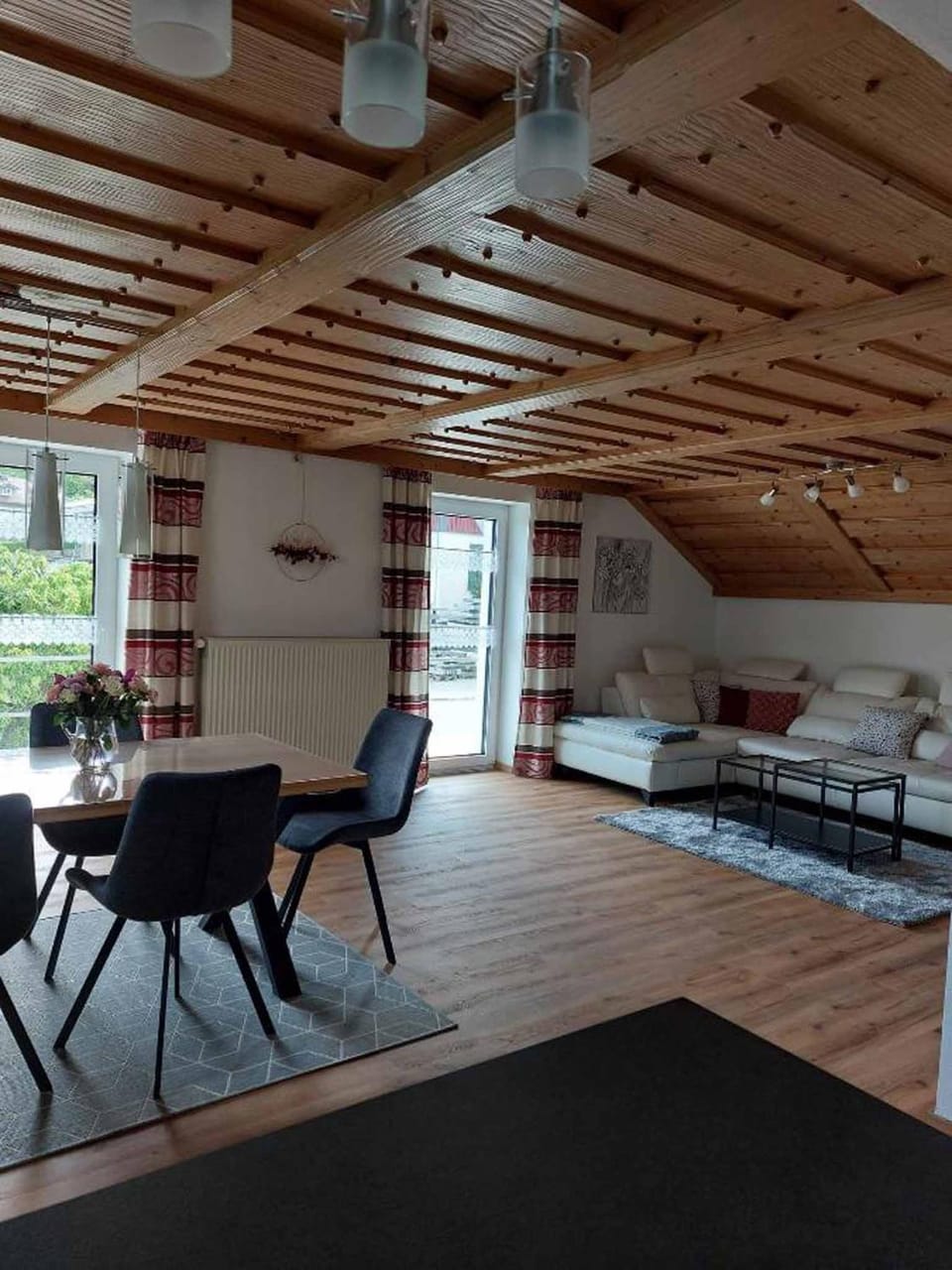Living room, Seating area, Dining area