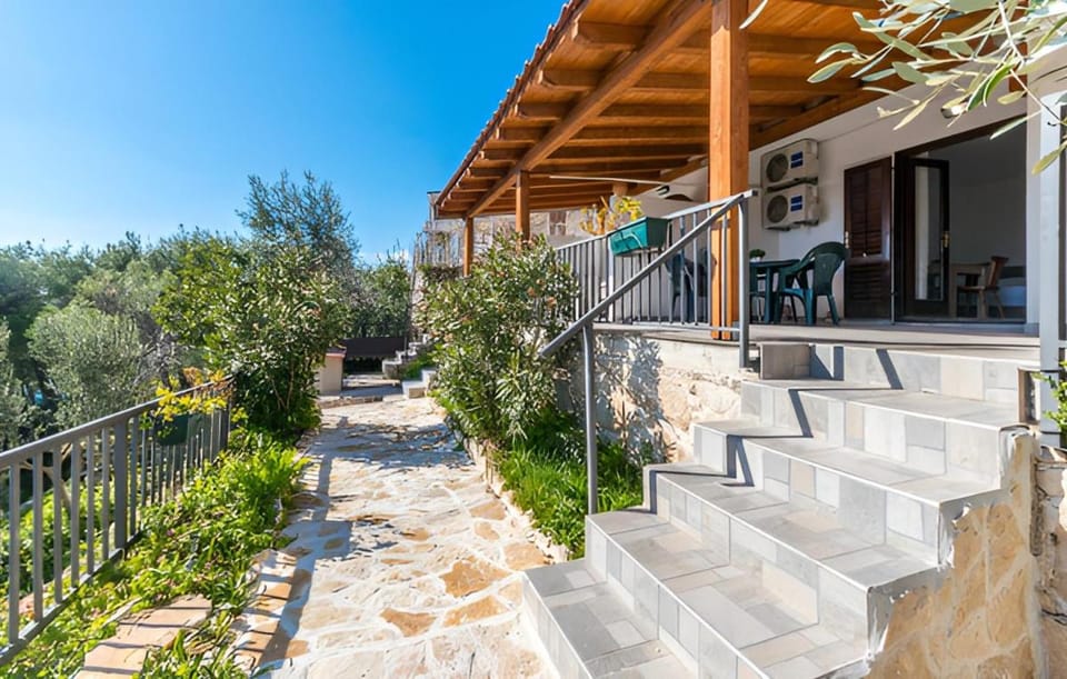 Property building, Patio, Spring, Day, Garden, View (from property/room), Balcony/Terrace, Garden view