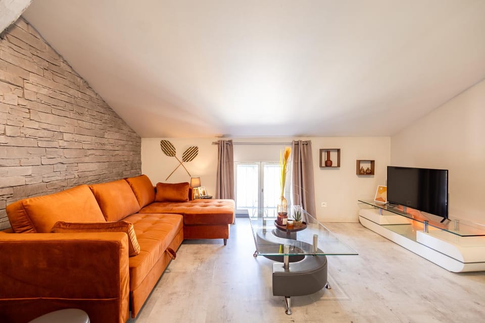 Communal lounge/ TV room, TV and multimedia, Living room