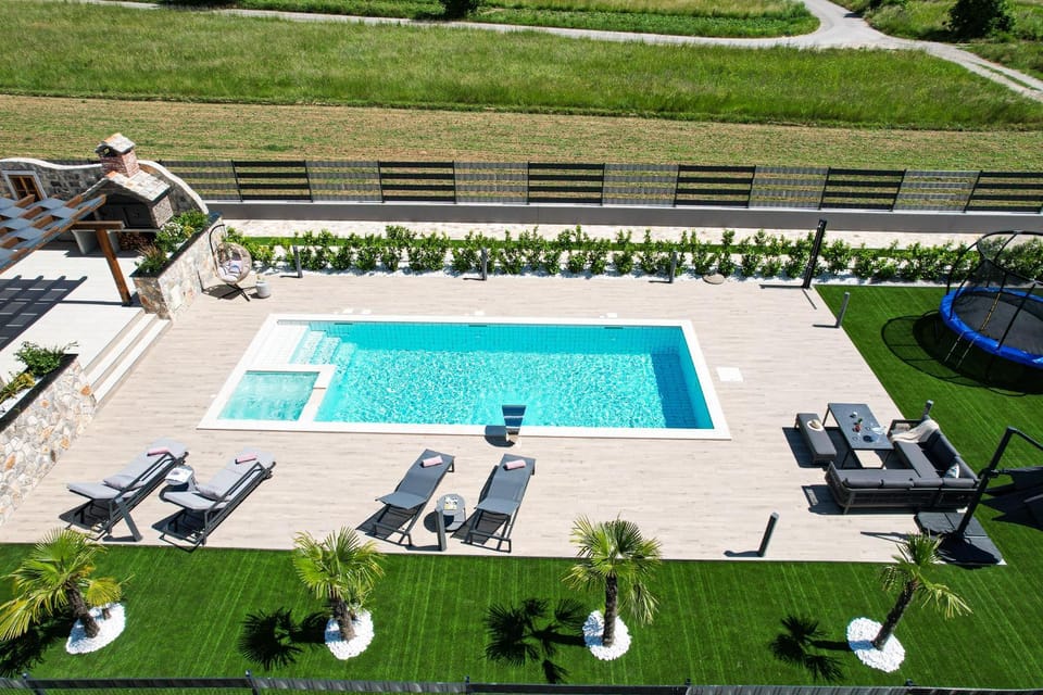 Garden, Swimming pool, sunbed