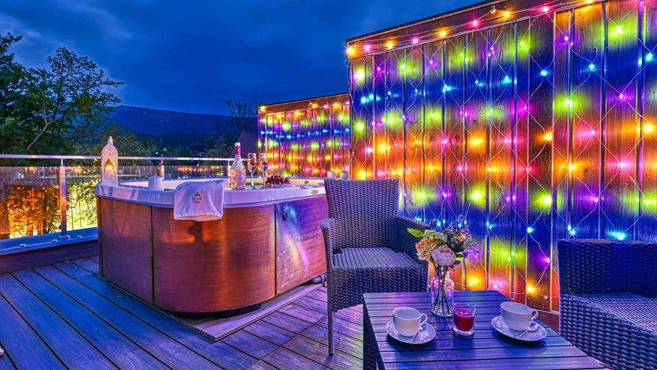 Hot Tub, Balcony/Terrace, Mountain view