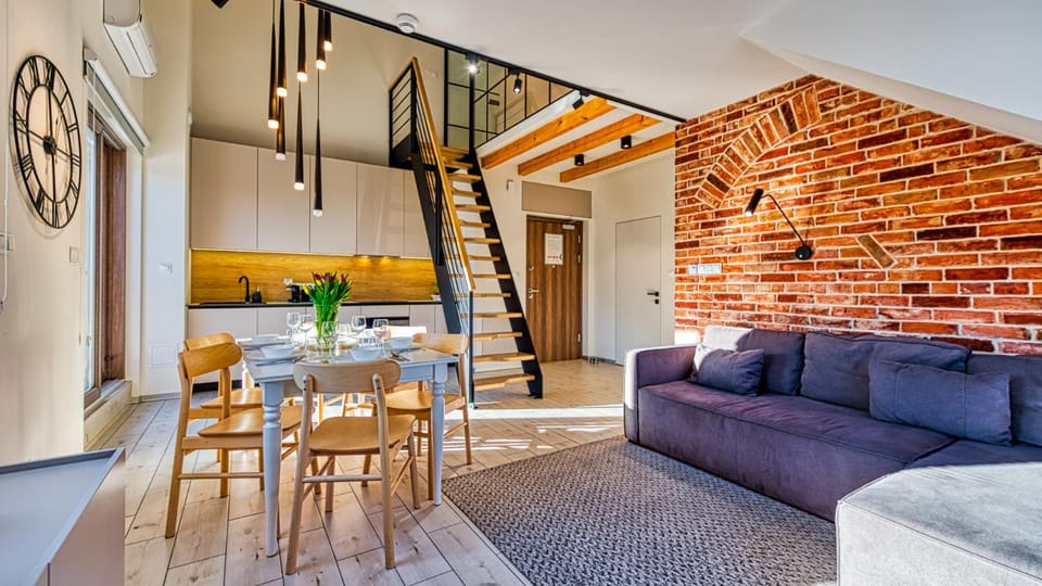 Kitchen or kitchenette, Seating area, Dining area