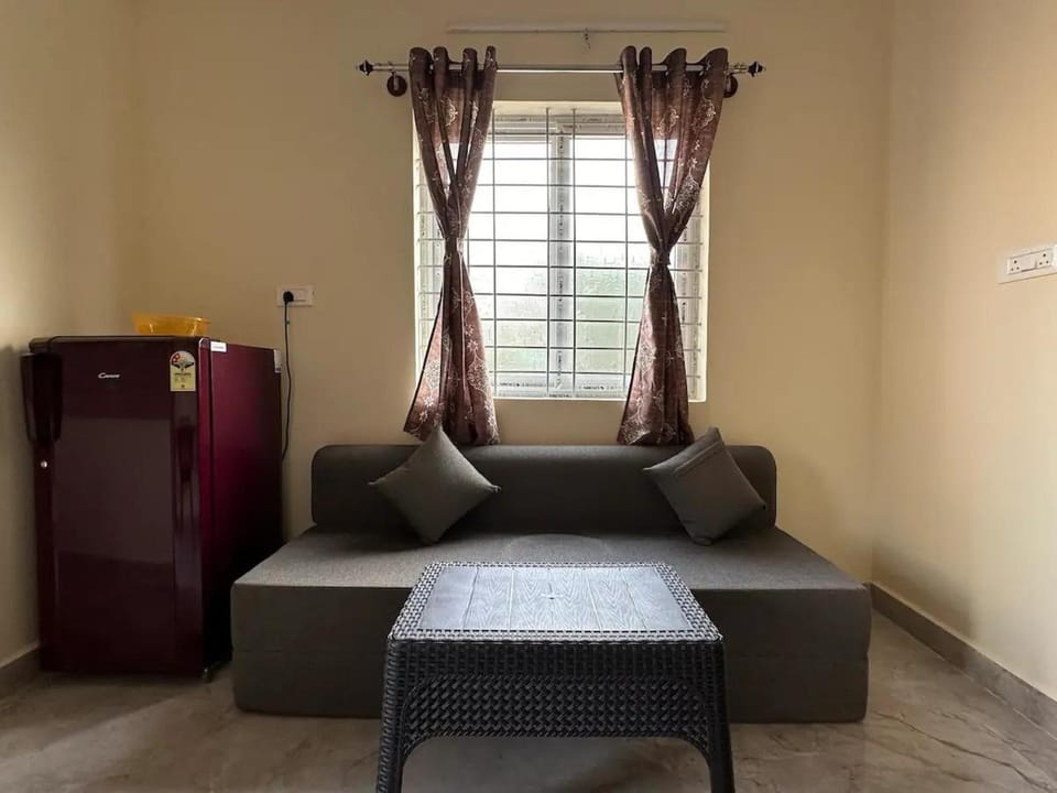 Cozy Room 1Bhk with Lift 201 Apartment in Bengaluru