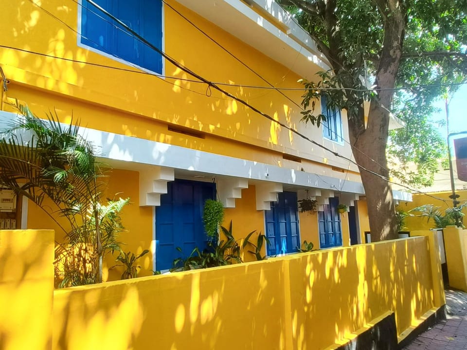 Comfort Rooms and Dormitory Bed and Breakfast in Thiruvananthapuram