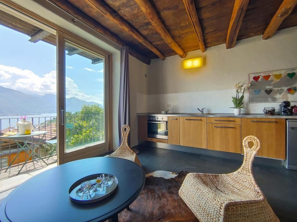 SUNRISE'S Lodge Apartment in Province of Lecco