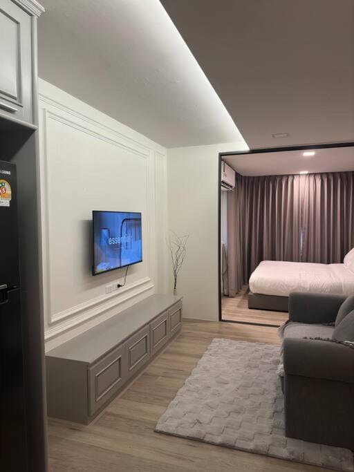 TV and multimedia, Photo of the whole room